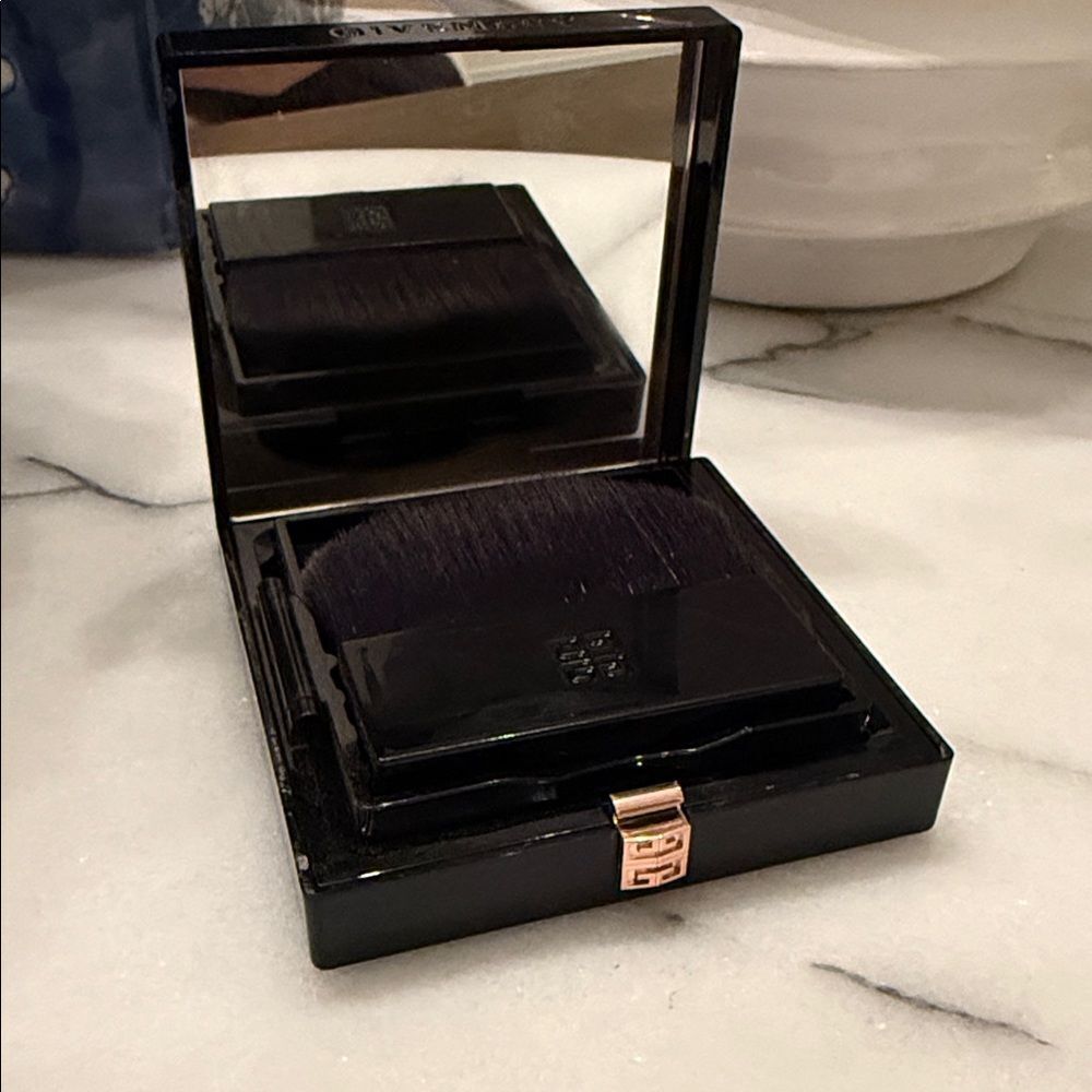 Givenchy Prisme Libre Bronzing Powder - Picture 4 of 5